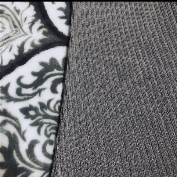 Gray ribbed lattice neck top size small - Picture 6 of 6